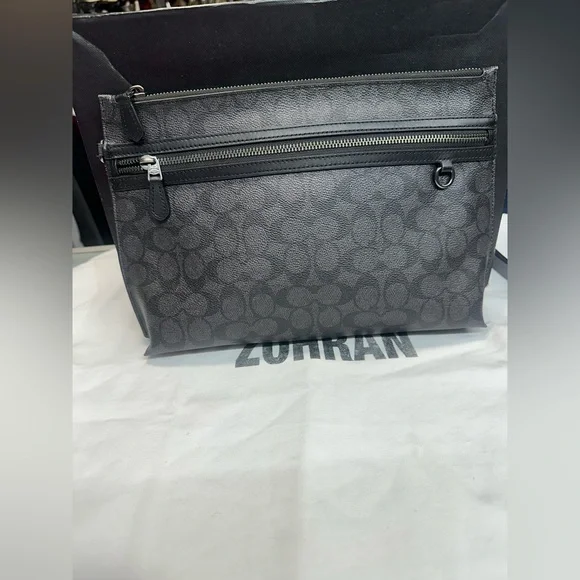 Coach Carry All Pouch In Signature Canvas.New no tag .Gunmetal/Charcoal/Black - Picture 2 of 10